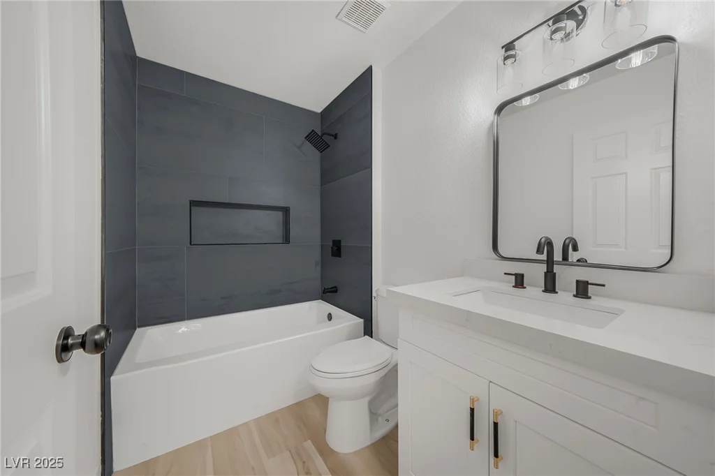 7985 Simone, Las Vegas, NV 89147