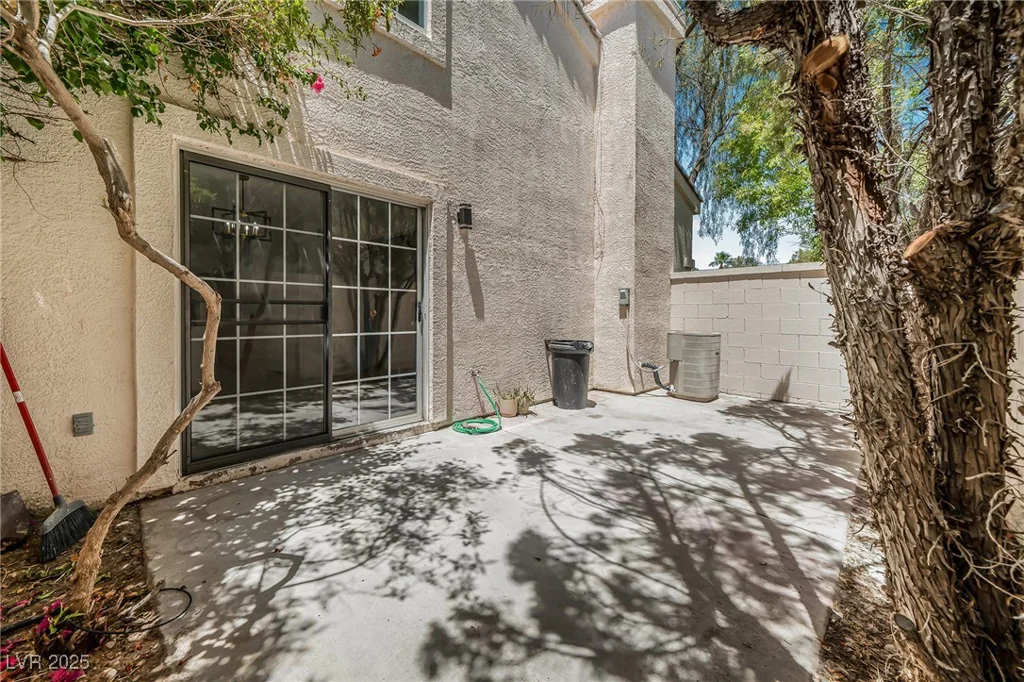 7985 Simone, Las Vegas, NV 89147