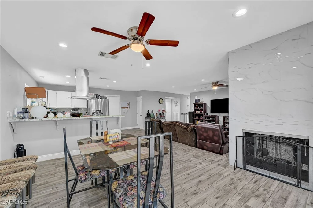 204 Thunder, Las Vegas, NV 89145