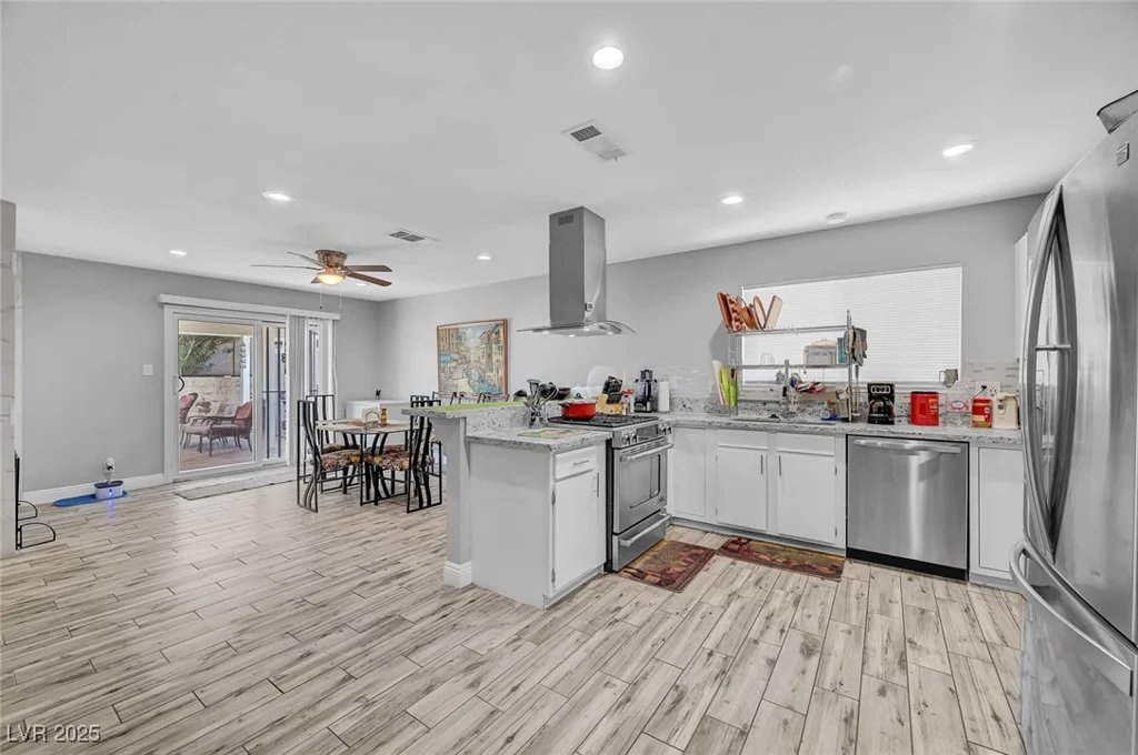 204 Thunder, Las Vegas, NV 89145