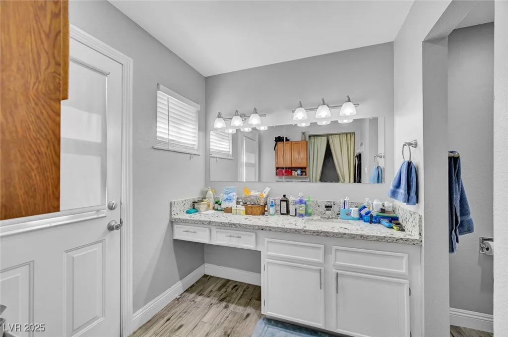 204 Thunder, Las Vegas, NV 89145
