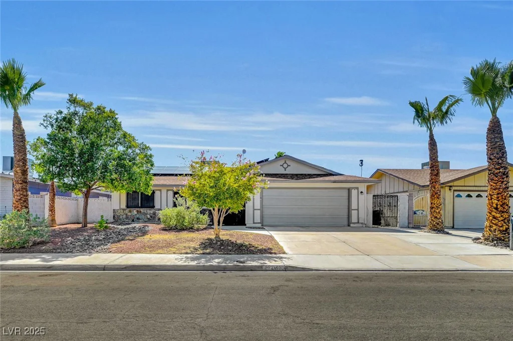 204 Thunder, Las Vegas, NV 89145