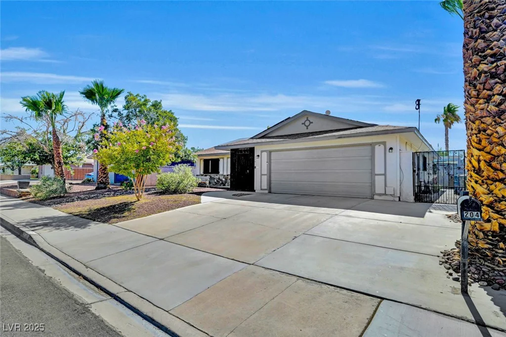 204 Thunder, Las Vegas, NV 89145