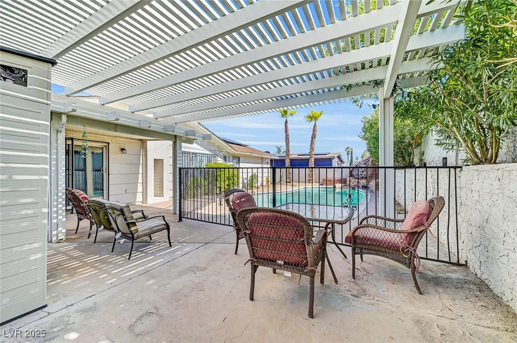 204 Thunder, Las Vegas, NV 89145