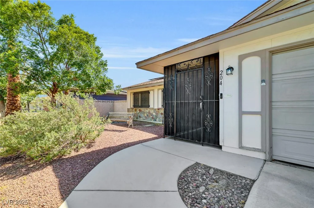 204 Thunder, Las Vegas, NV 89145