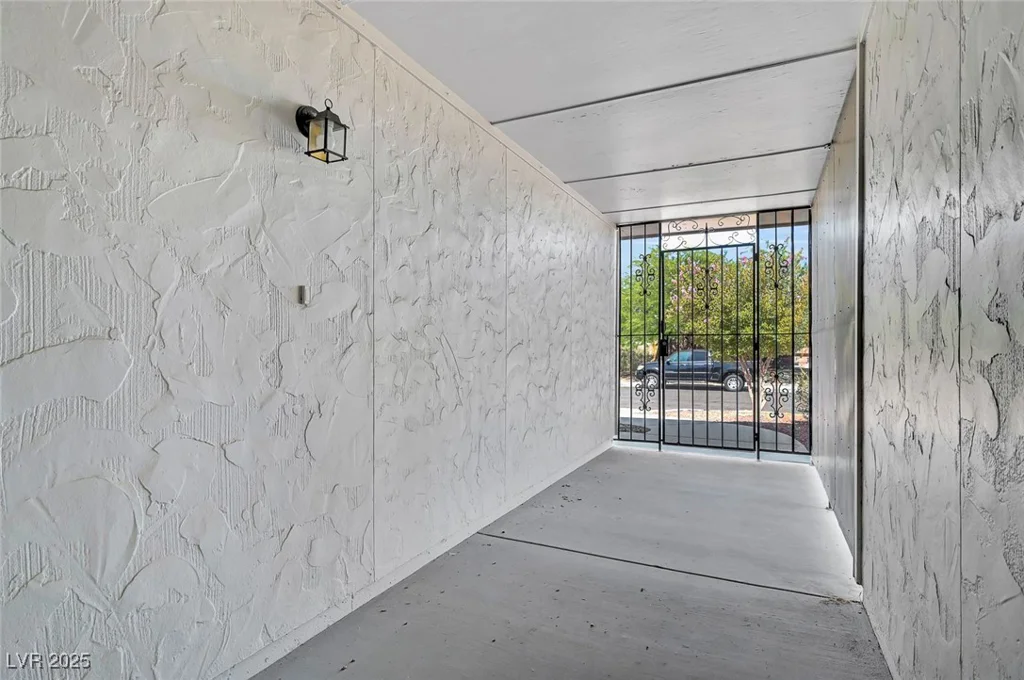 204 Thunder, Las Vegas, NV 89145