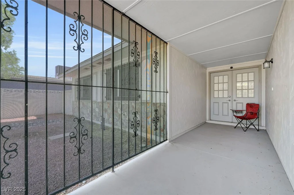 204 Thunder, Las Vegas, NV 89145