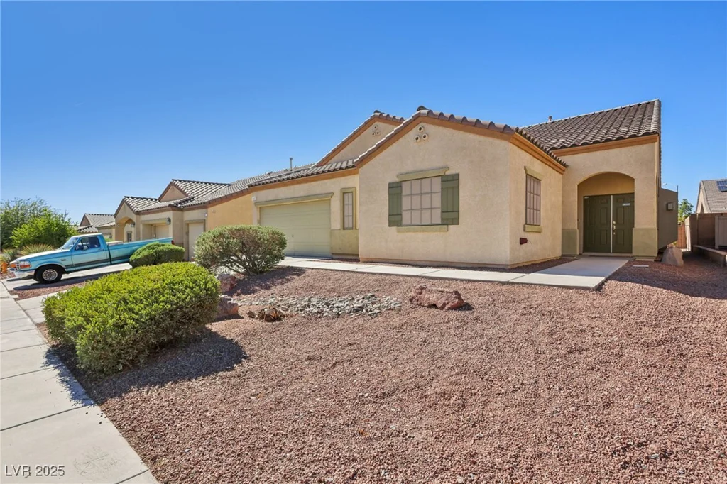 917 Kevin Baker, North Las Vegas, NV 89086