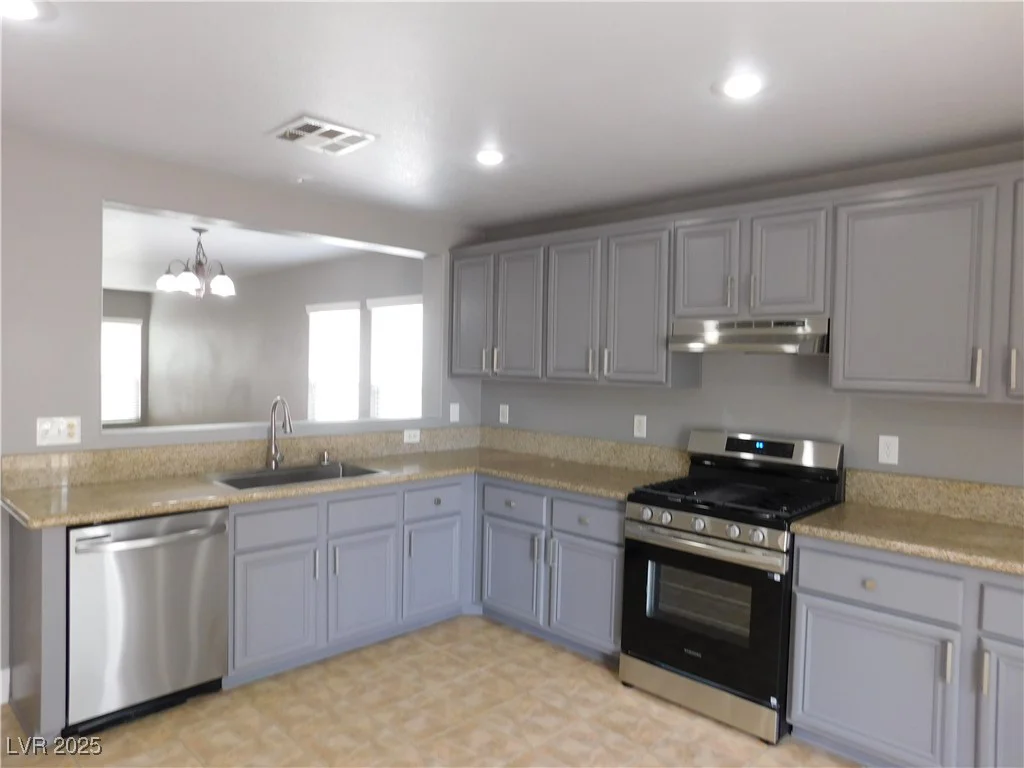 7924 Pale Rider, Las Vegas, NV 89131