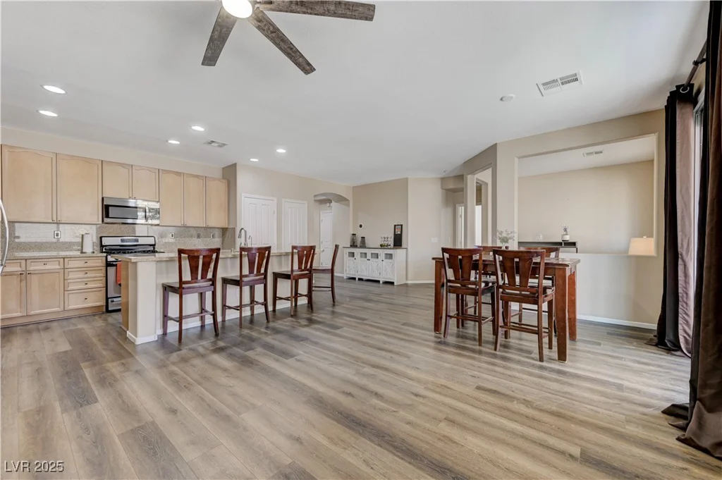 9218 Avon Park, Las Vegas, NV 89149