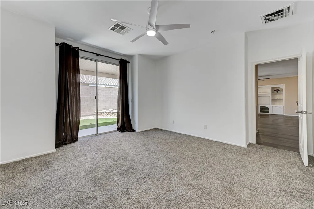 9218 Avon Park, Las Vegas, NV 89149