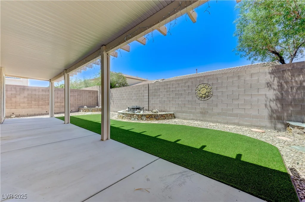 9218 Avon Park, Las Vegas, NV 89149