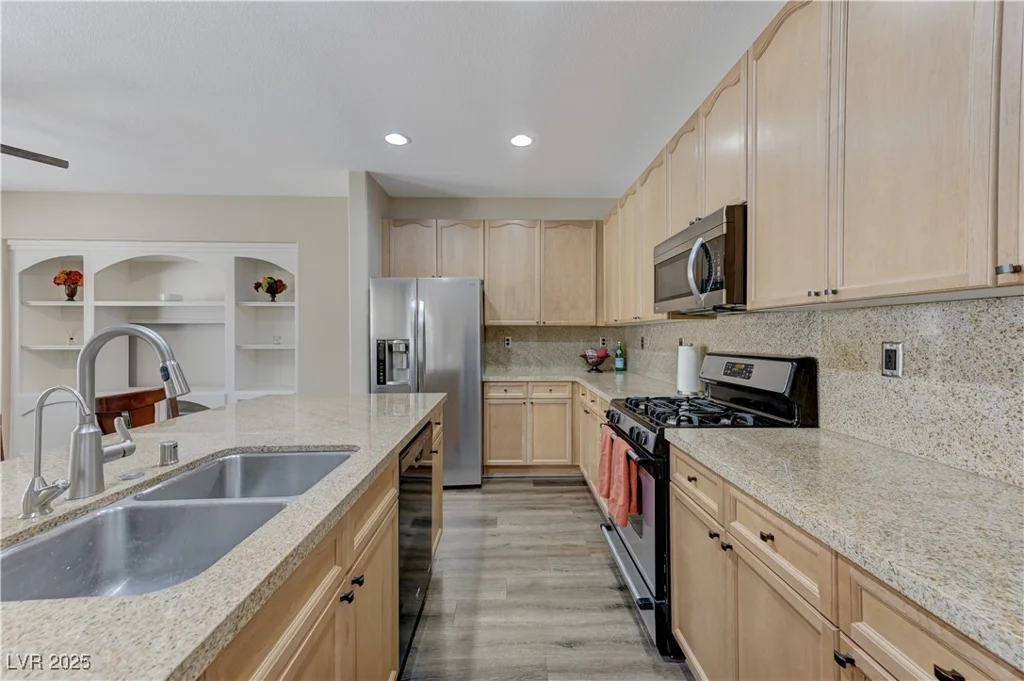 9218 Avon Park, Las Vegas, NV 89149