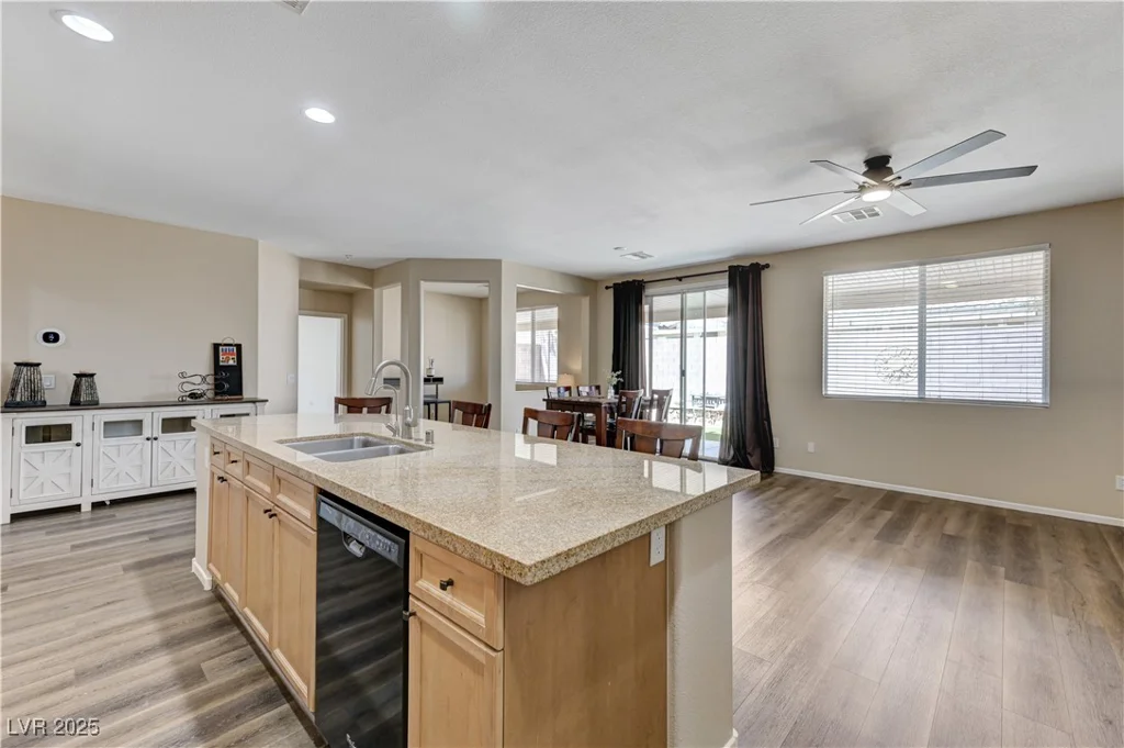 9218 Avon Park, Las Vegas, NV 89149