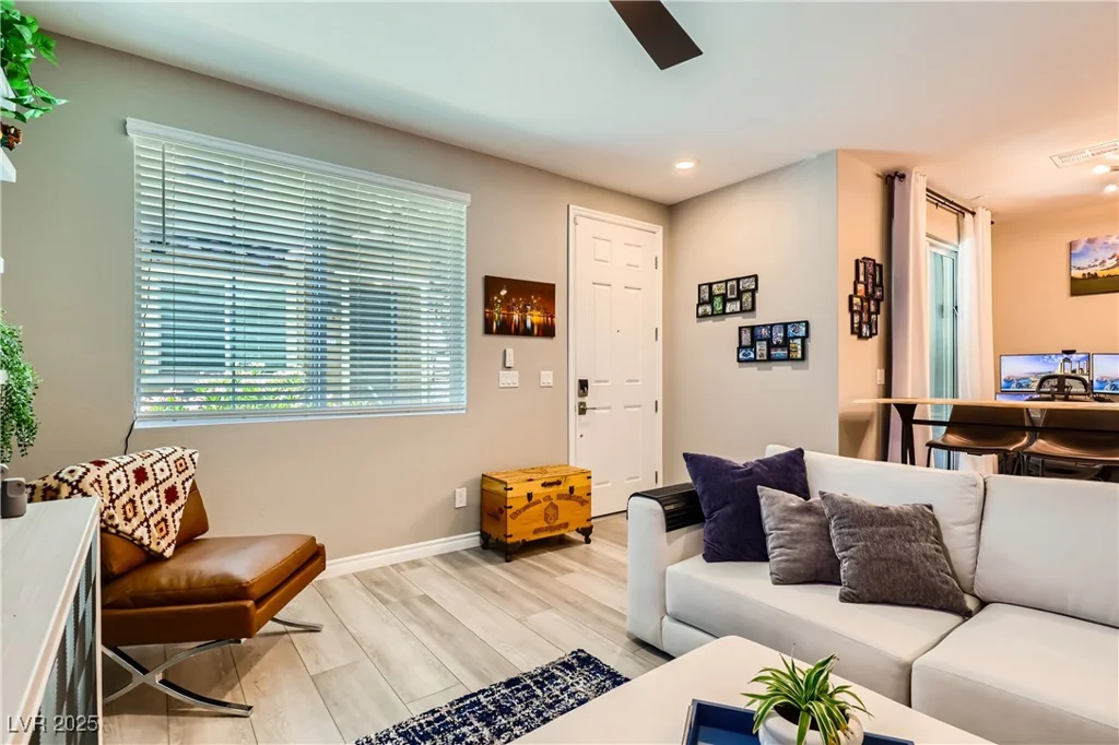 25 Barbara, Las Vegas, NV 89183