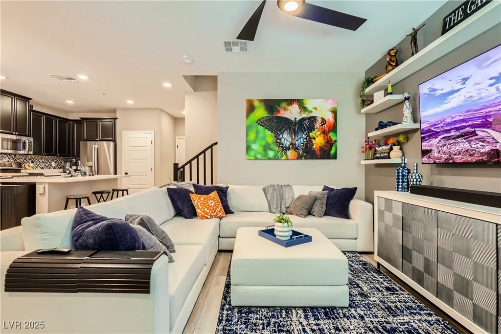 25 Barbara, Las Vegas, NV 89183