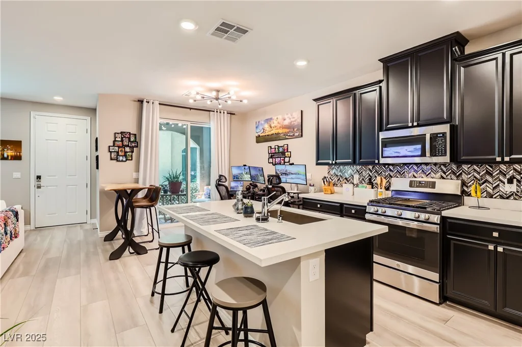 25 Barbara, Las Vegas, NV 89183