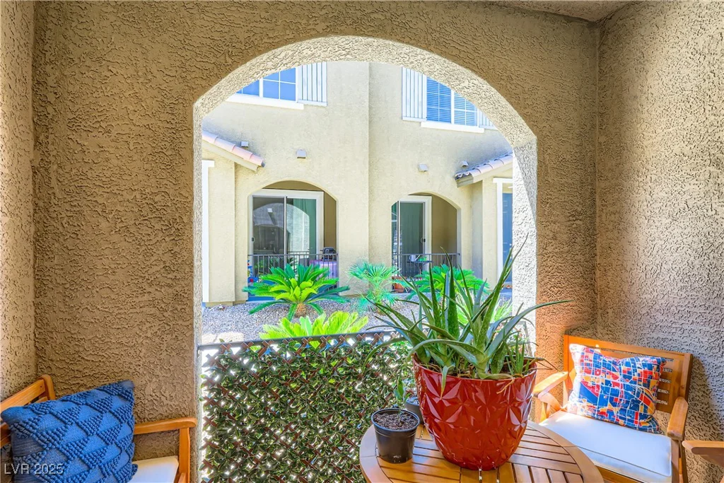 25 Barbara, Las Vegas, NV 89183