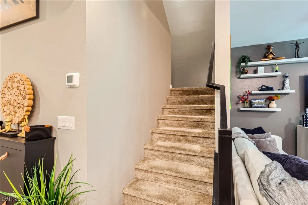 25 Barbara, Las Vegas, NV 89183