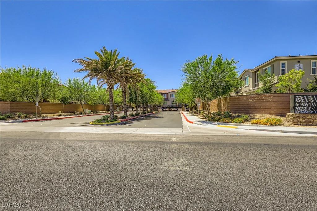 25 Barbara, Las Vegas, NV 89183