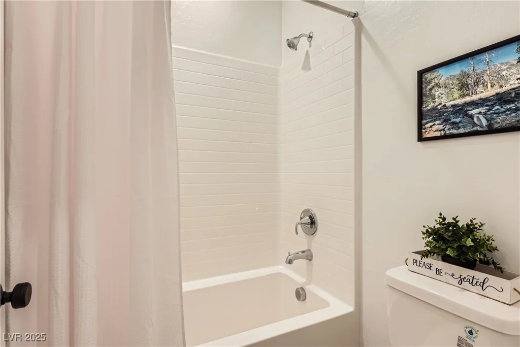 25 Barbara, Las Vegas, NV 89183