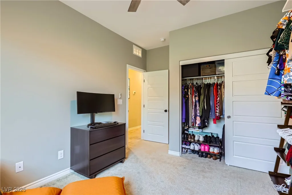 25 Barbara, Las Vegas, NV 89183