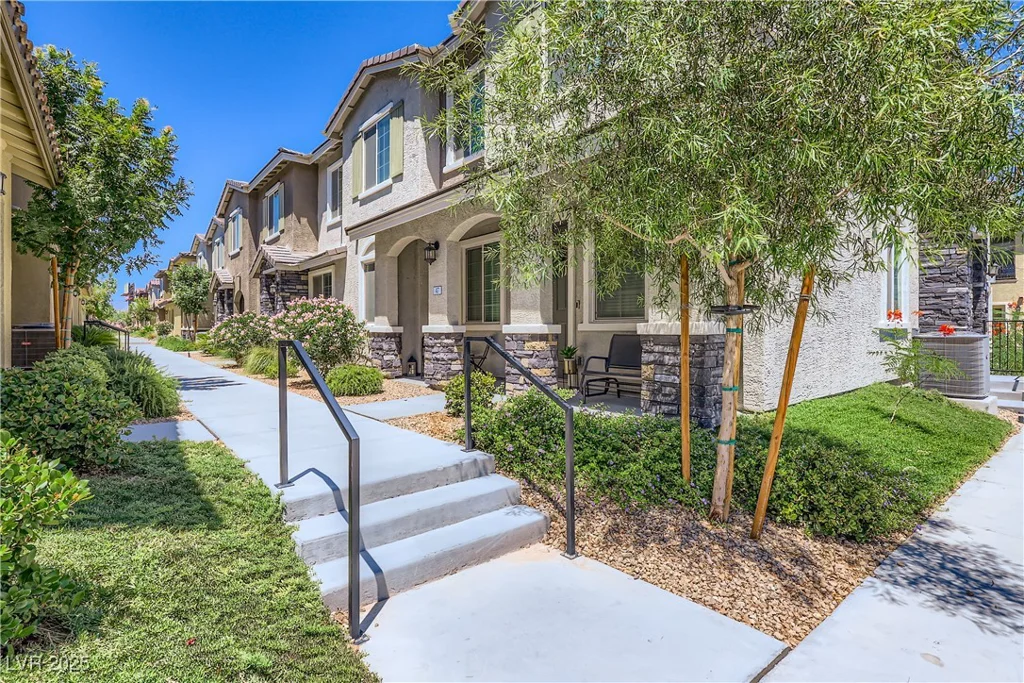 25 Barbara, Las Vegas, NV 89183