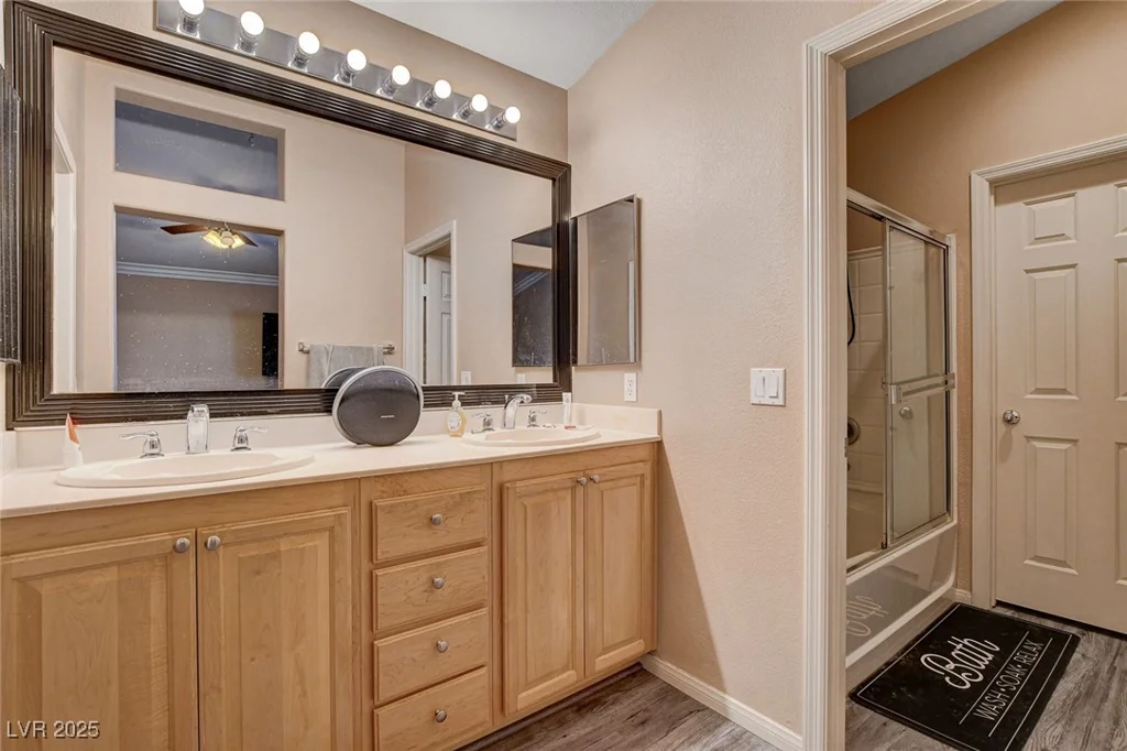 5524 Overlook Valley, North Las Vegas, NV 89081