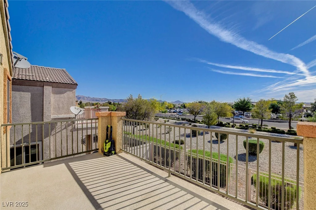 5524 Overlook Valley, North Las Vegas, NV 89081