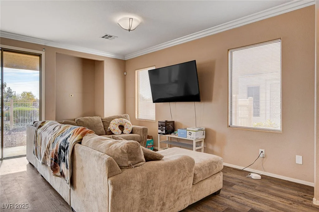5524 Overlook Valley, North Las Vegas, NV 89081