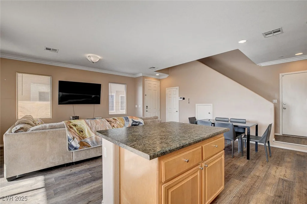 5524 Overlook Valley, North Las Vegas, NV 89081