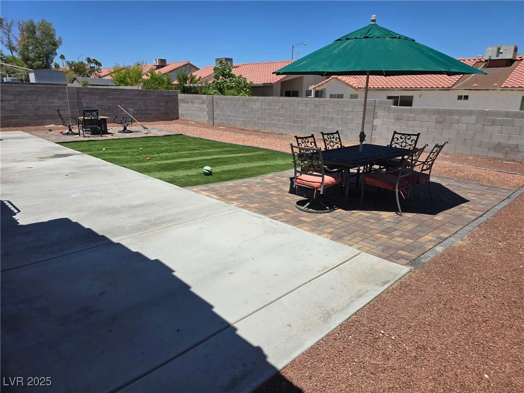620 Stonehurst, North Las Vegas, NV 89031