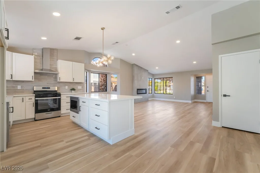 1275 White, Las Vegas, NV 89119