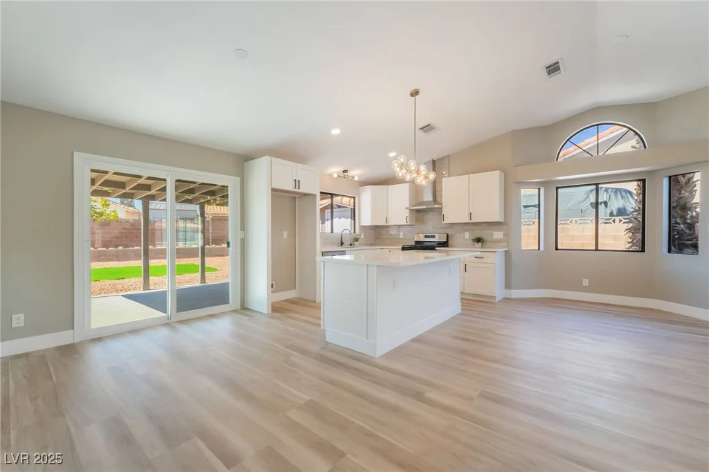 1275 White, Las Vegas, NV 89119