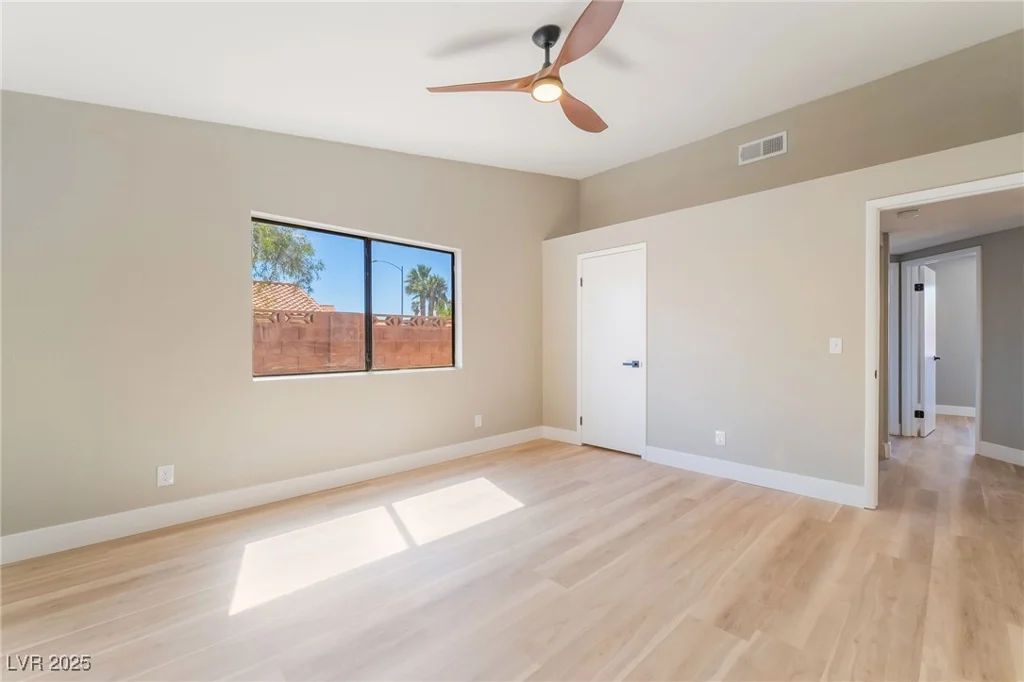 1275 White, Las Vegas, NV 89119