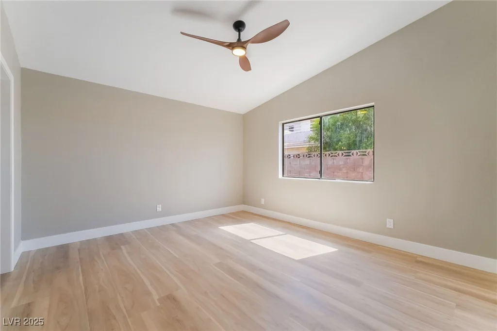 1275 White, Las Vegas, NV 89119