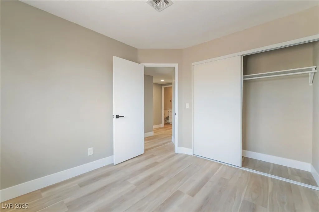 1275 White, Las Vegas, NV 89119