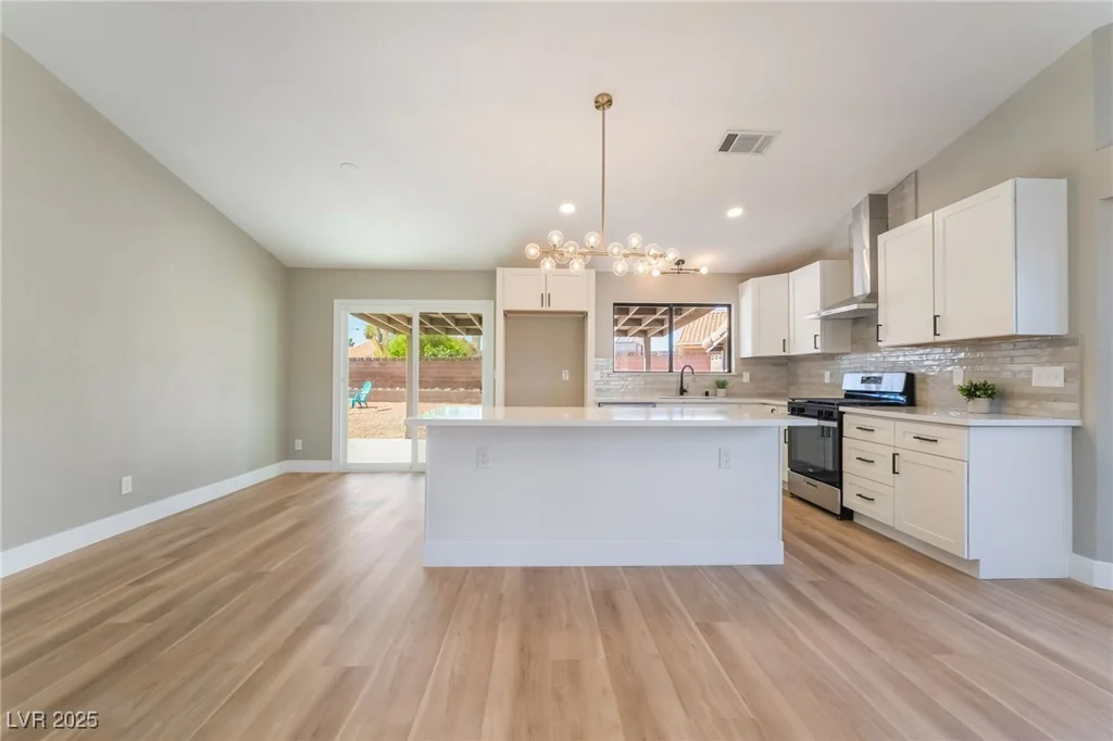 1275 White, Las Vegas, NV 89119