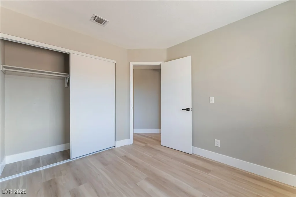 1275 White, Las Vegas, NV 89119