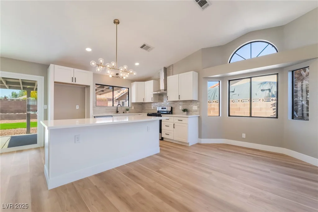 1275 White, Las Vegas, NV 89119