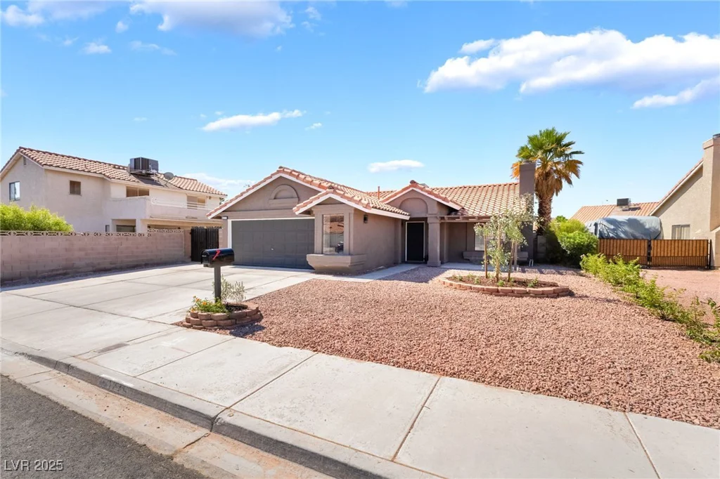 1275 White, Las Vegas, NV 89119