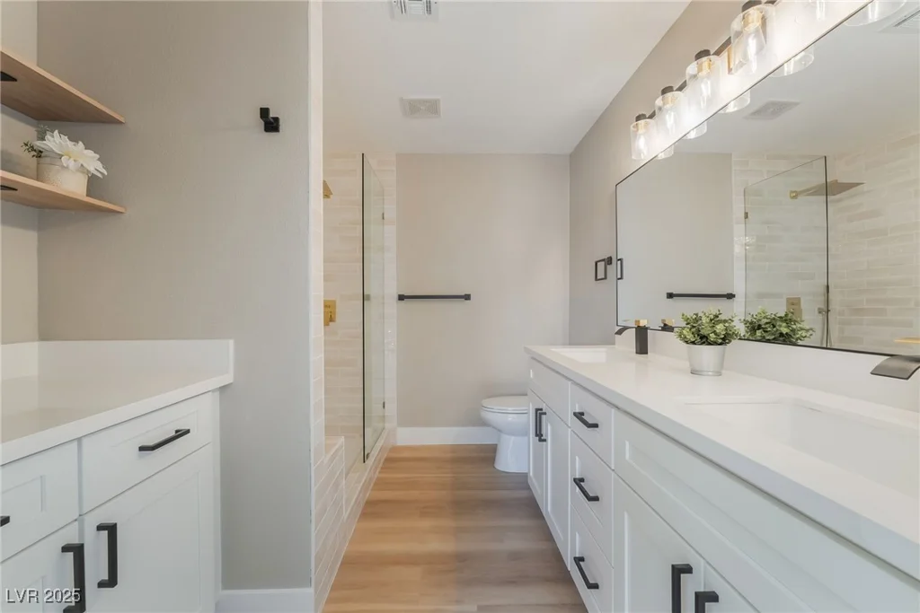 1275 White, Las Vegas, NV 89119