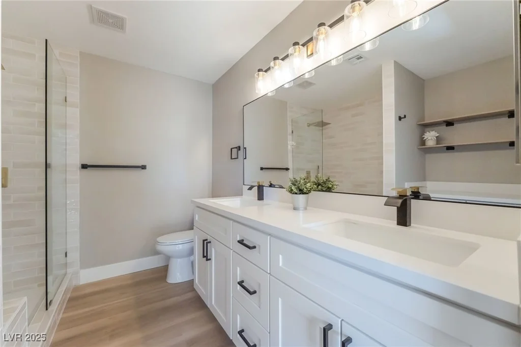 1275 White, Las Vegas, NV 89119