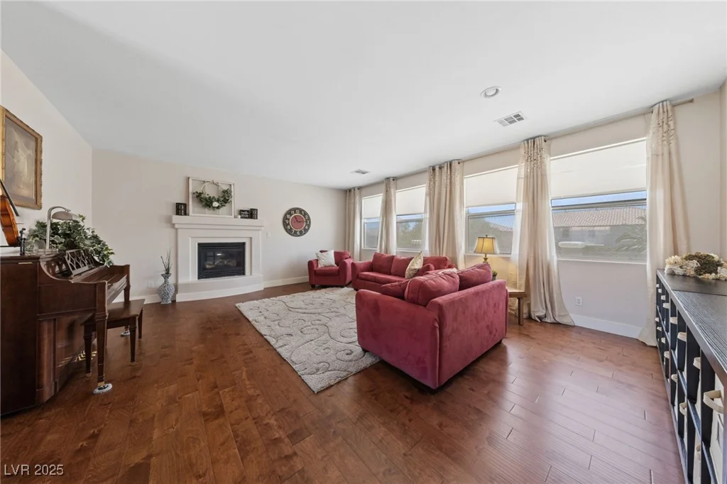 8705 Vivid Violet, Las Vegas, NV 89143
