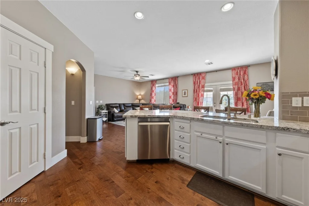 8705 Vivid Violet, Las Vegas, NV 89143