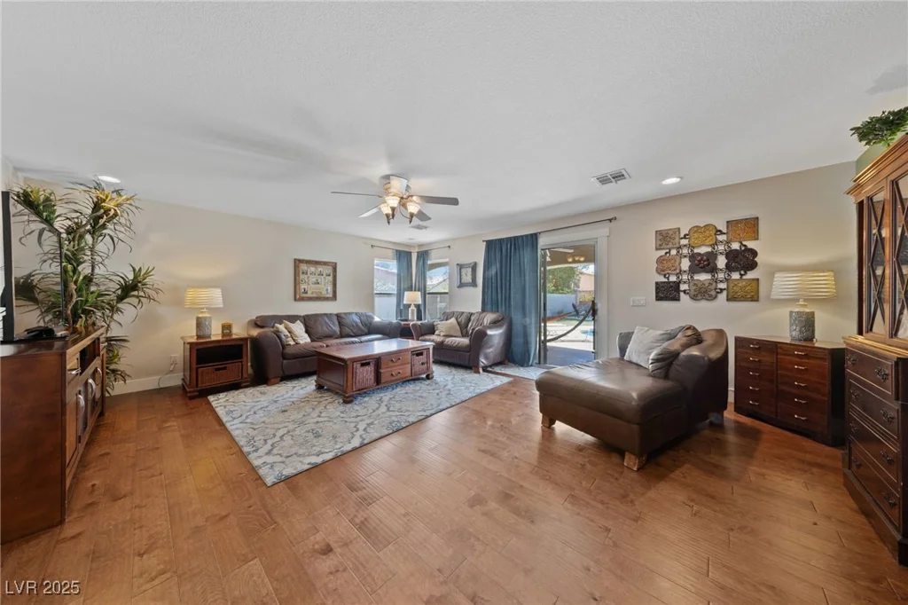 8705 Vivid Violet, Las Vegas, NV 89143