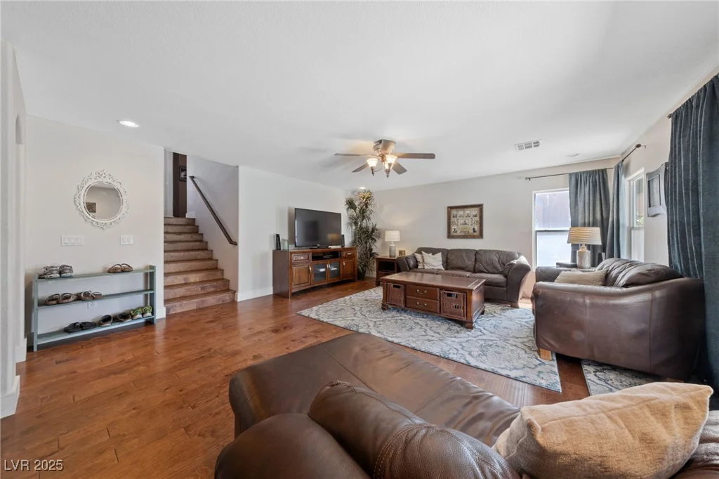 8705 Vivid Violet, Las Vegas, NV 89143