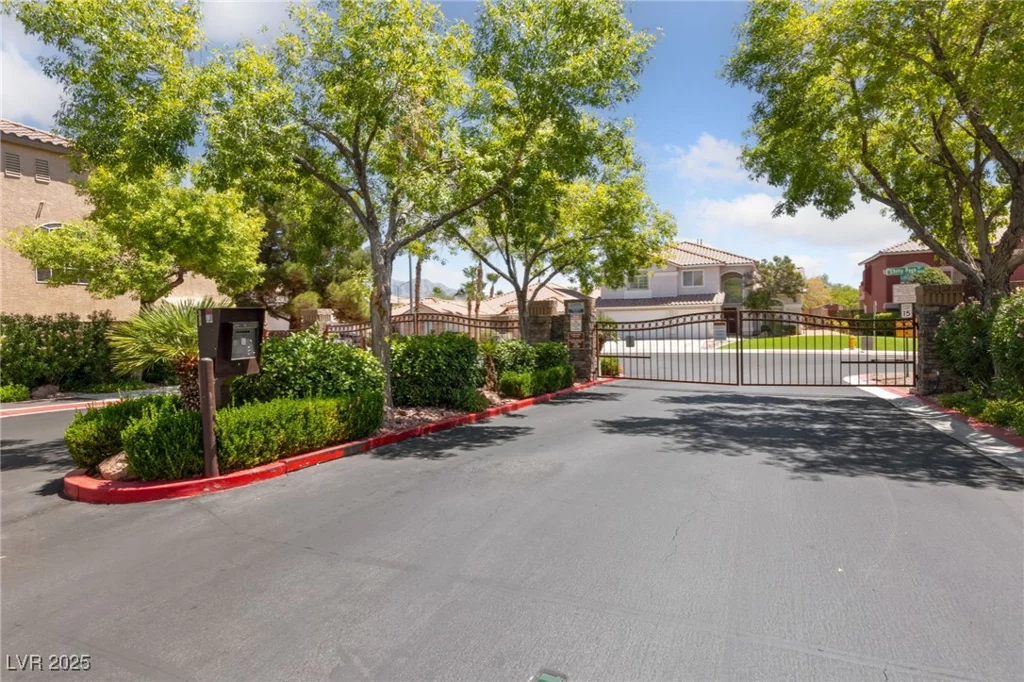 8705 Vivid Violet, Las Vegas, NV 89143