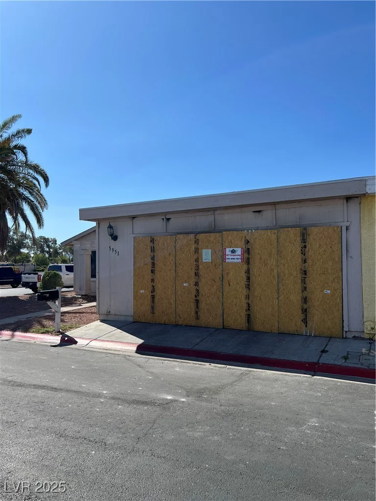 5951 Via Capri, Las Vegas, NV 89122