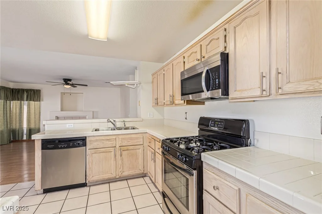 1877 Cane Hill, Las Vegas, NV 89142